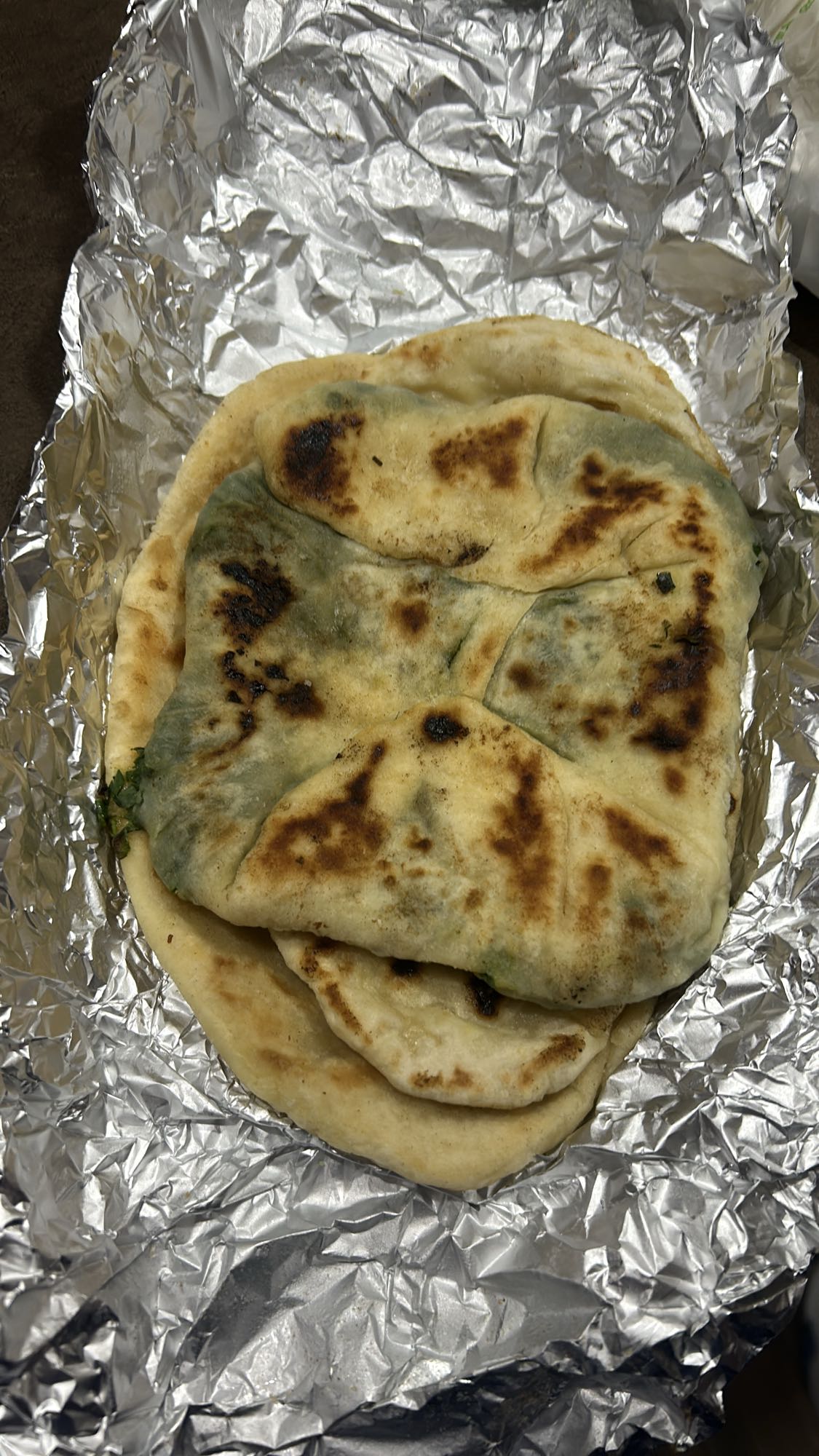 Plăcintă cu spanac și naan