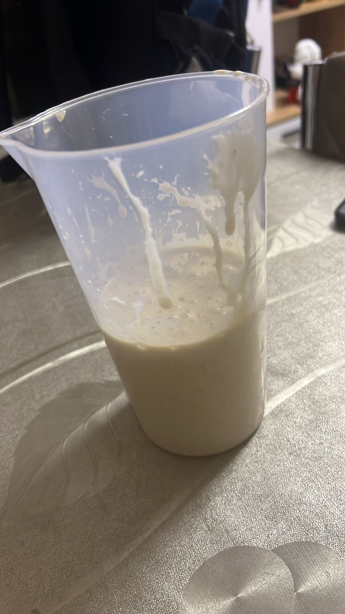 Smoothie banană-lapte