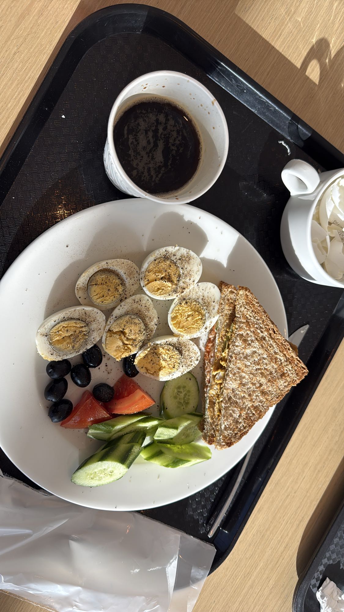 Egg veggie sandwich plate