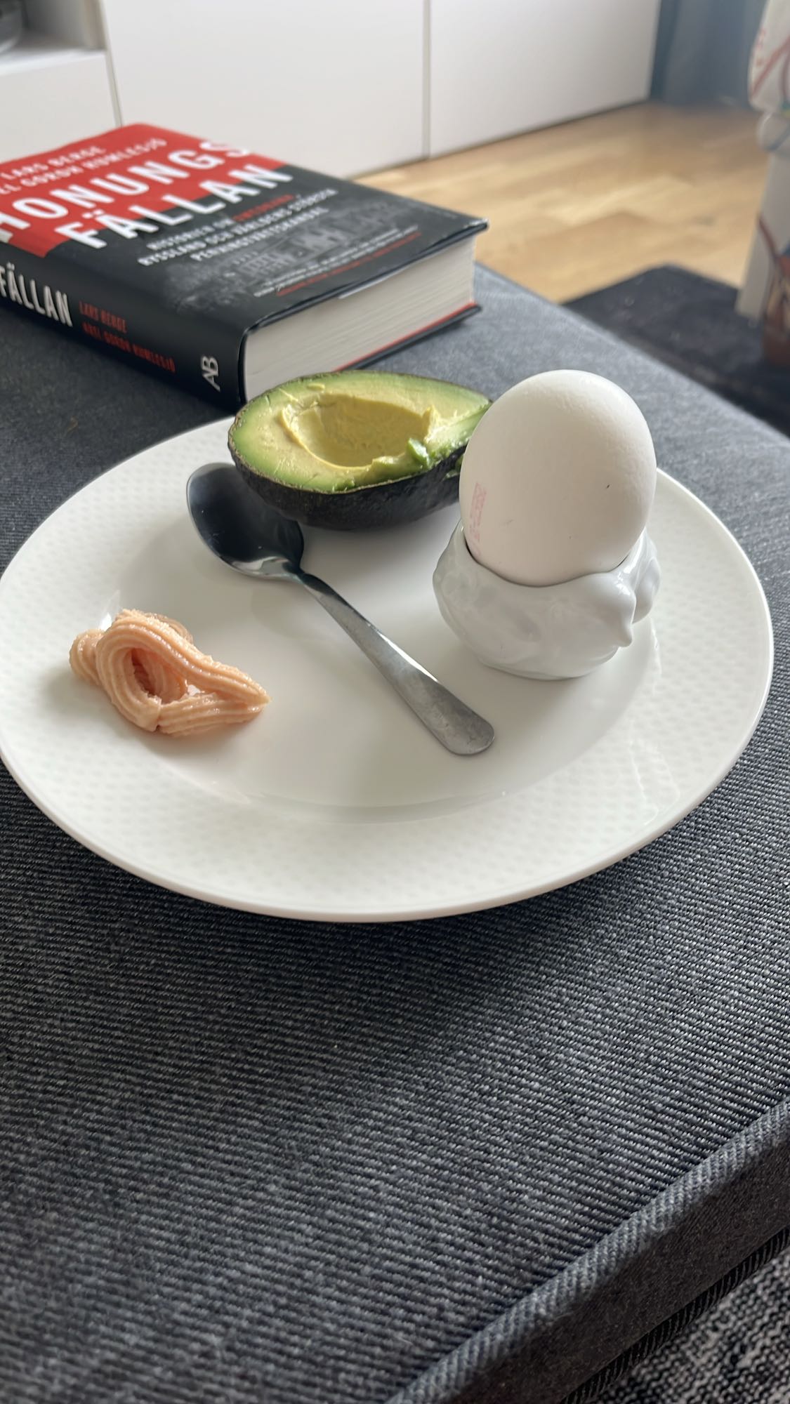 Ägg, avokado & kaviar