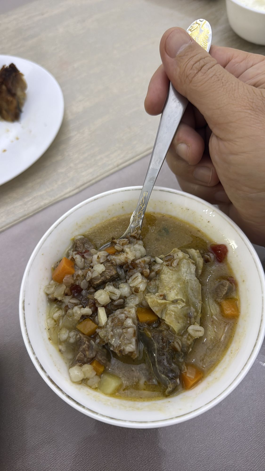 тушёное мясо с крупой