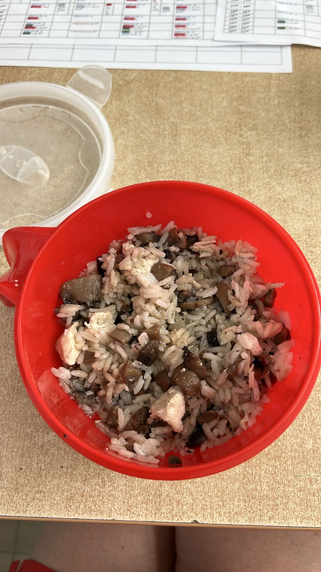 Ryż z kurczakiem i pieczarkami