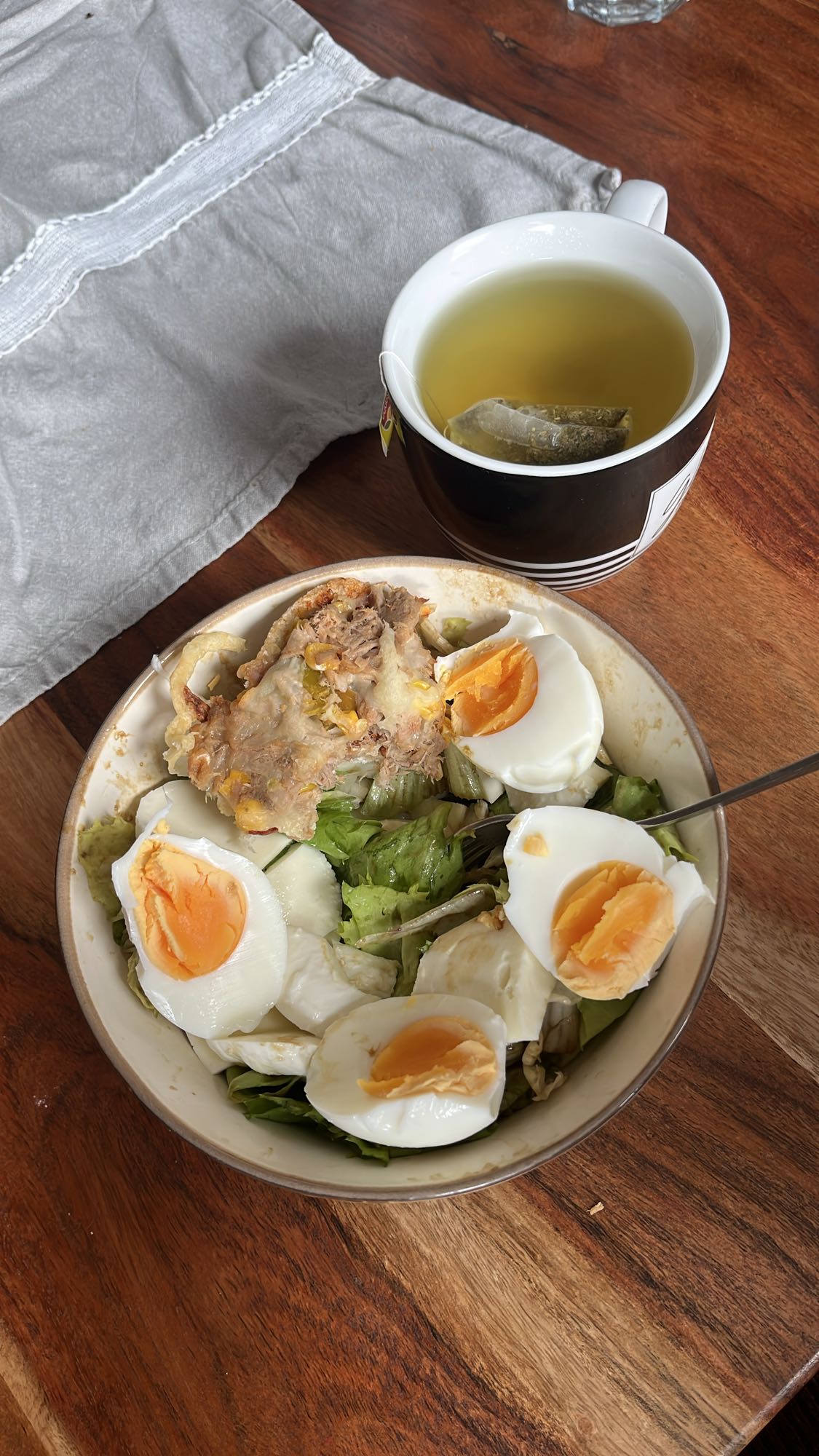 Tonijn-eisalade met thee