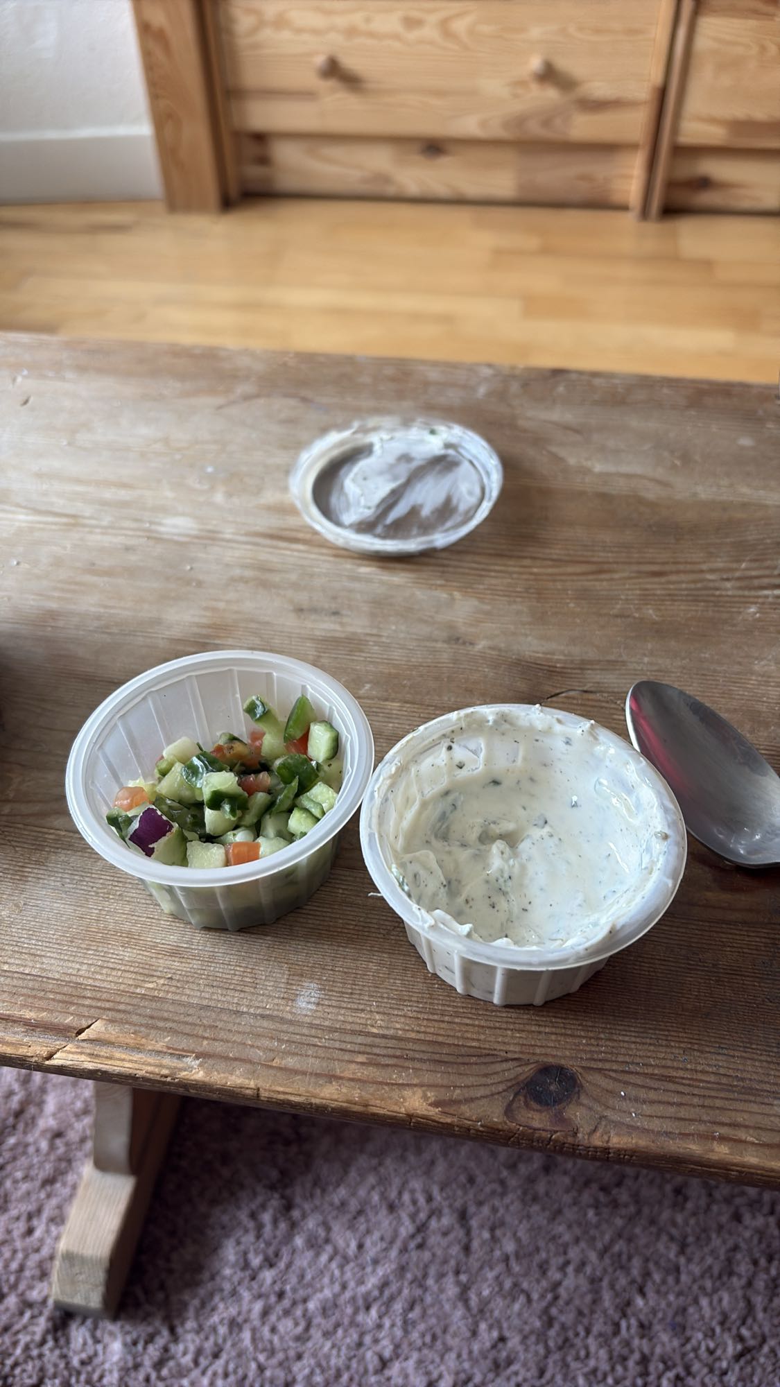 Grönsakssallad & örtsås