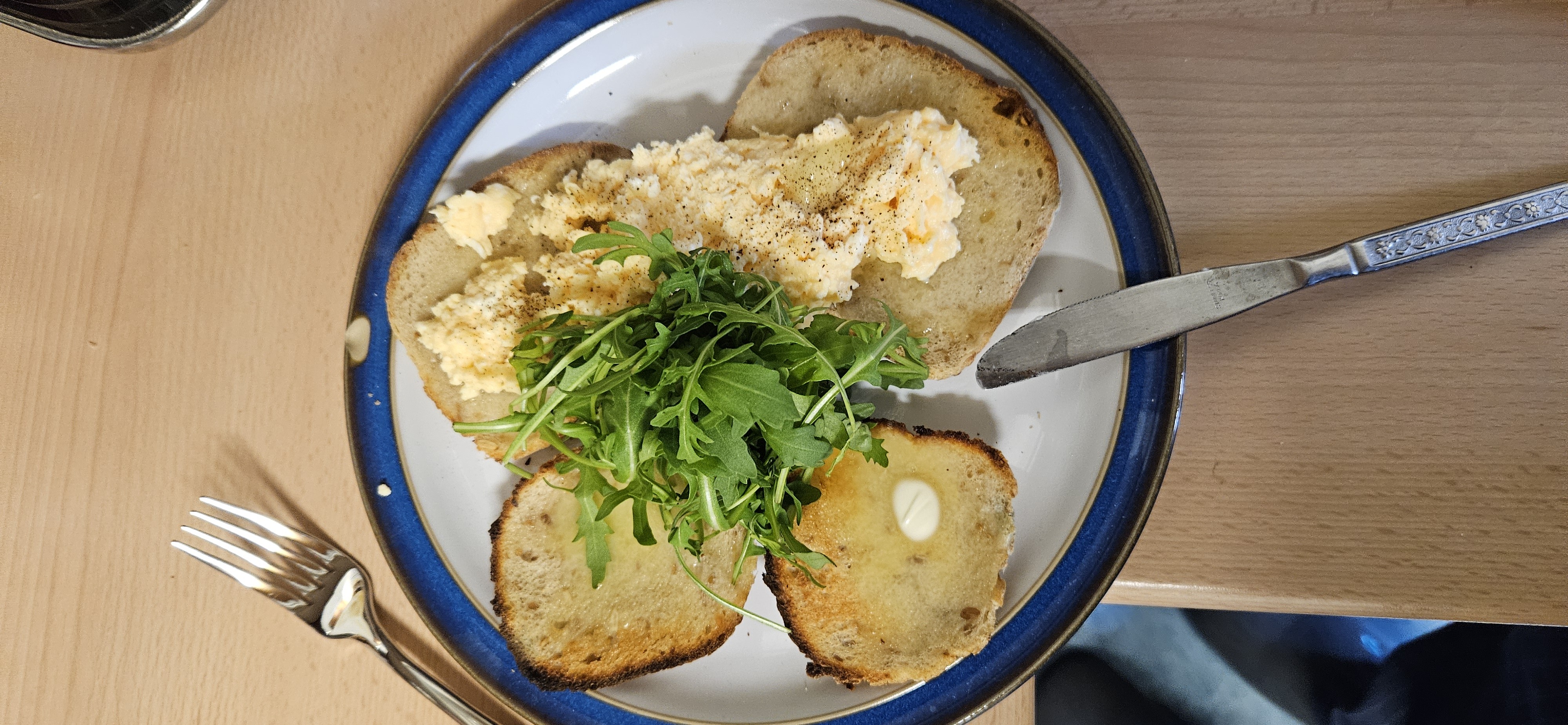 Scrambled eggs on toast