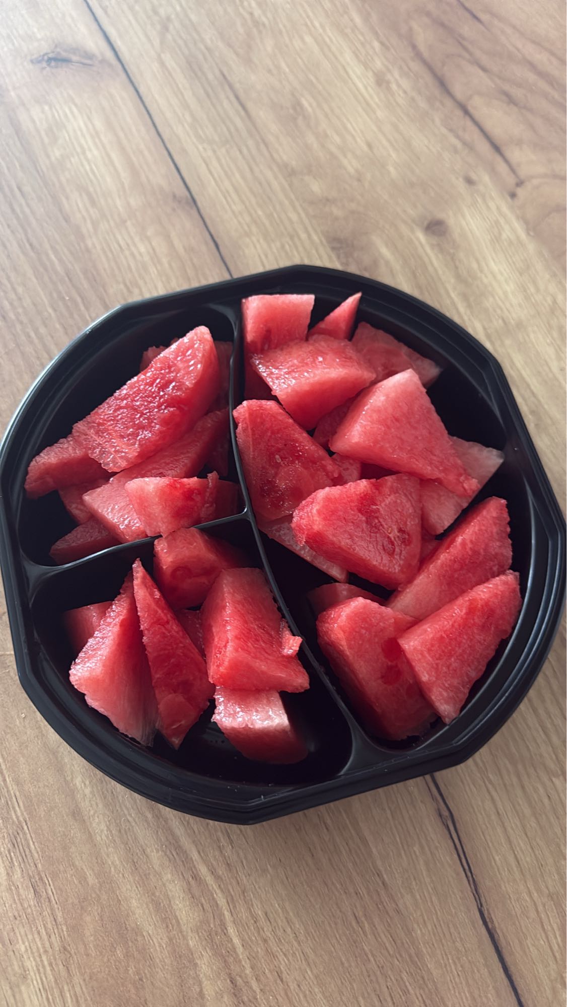 Bucăți de pepene roșu