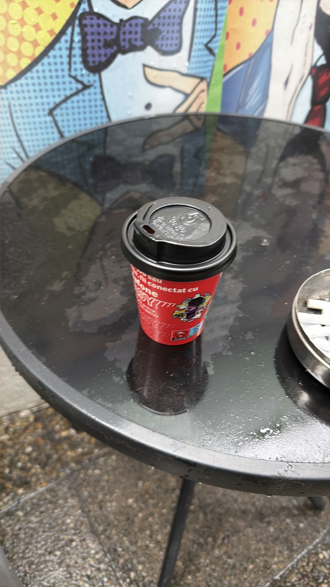 Cafea neagră la pahar