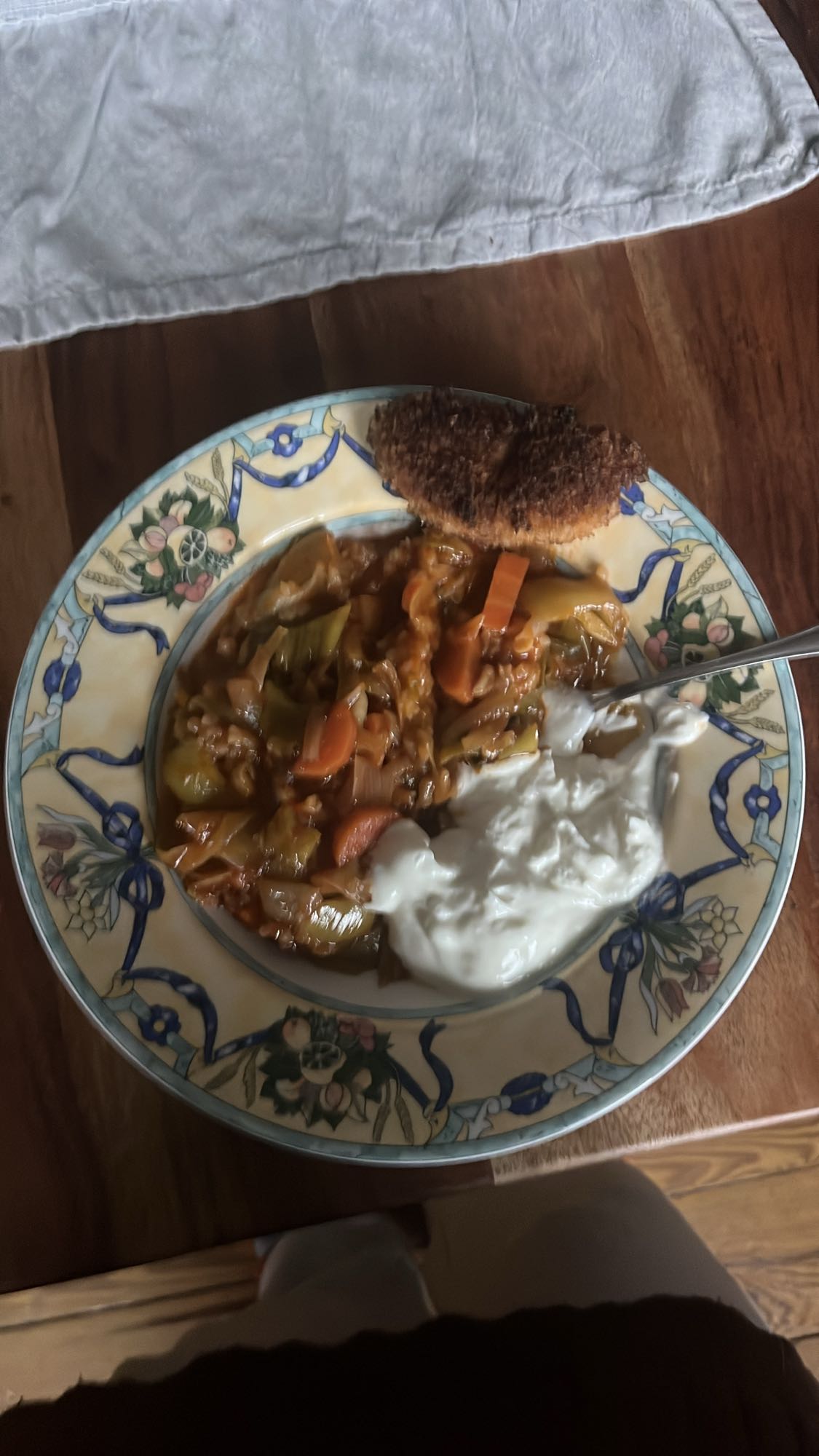 Gemüseeintopf mit Joghurt