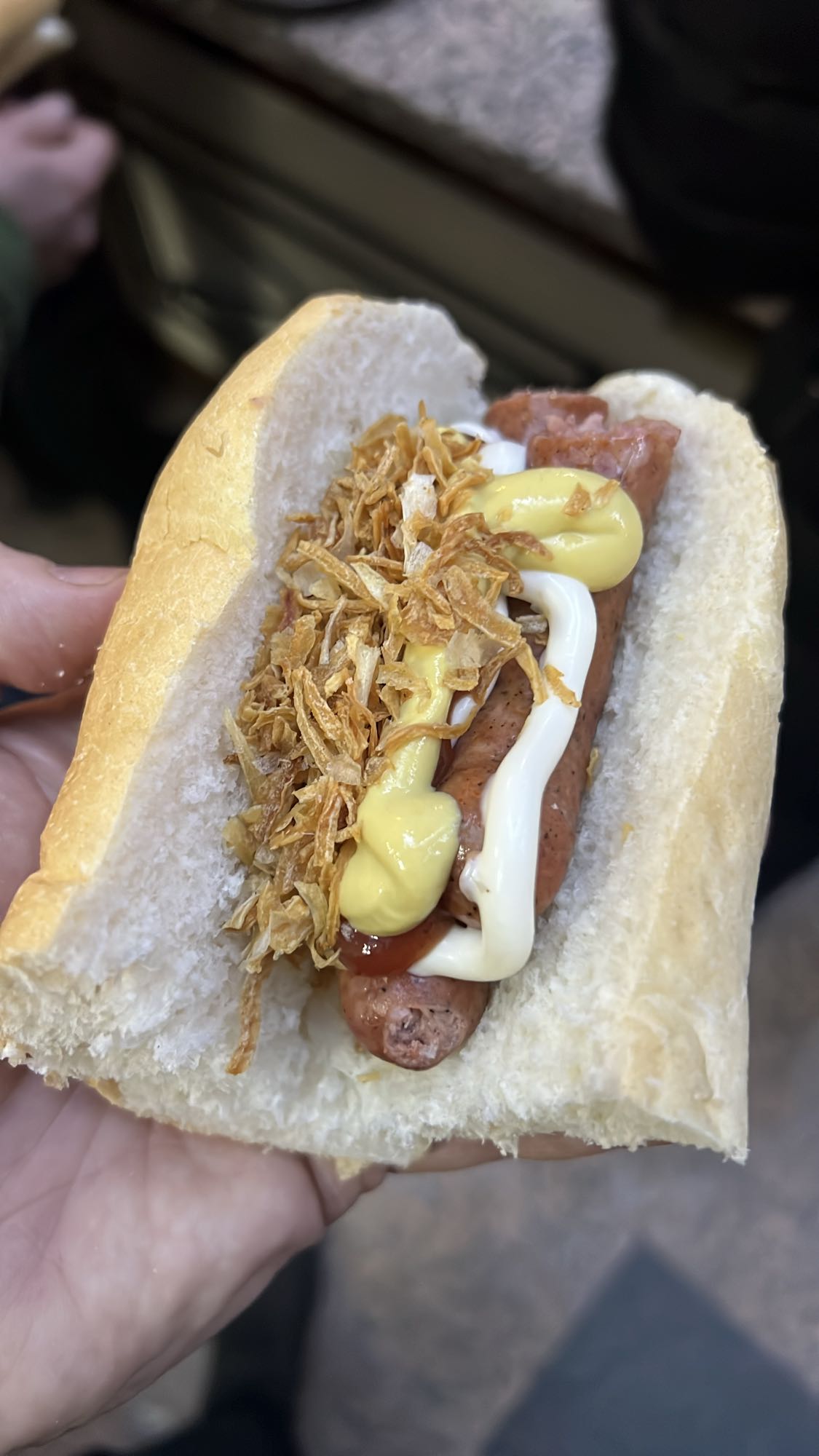 Hotdog clasic cu ceapă