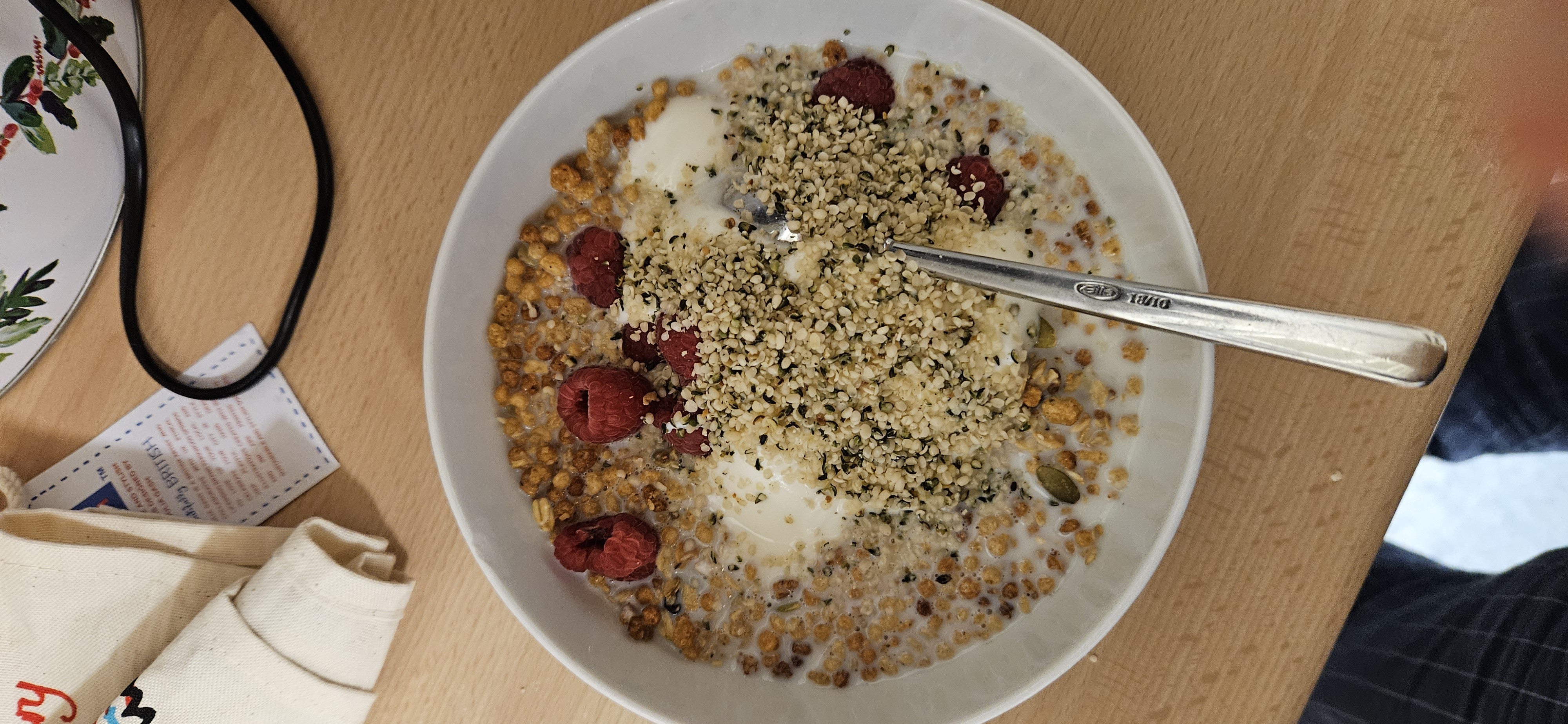 Crunchy yogurt bowl
