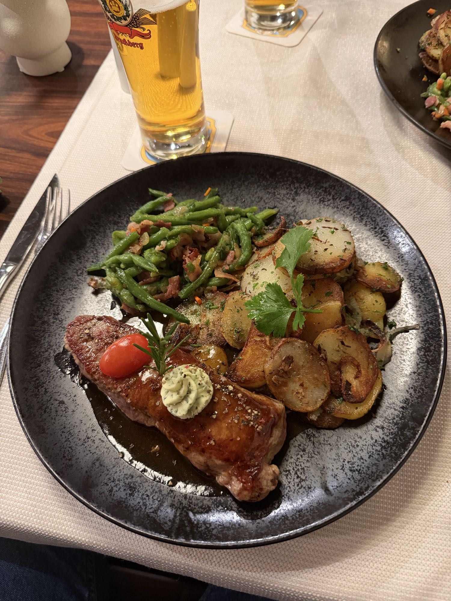 Steak mit Bratkartoffeln