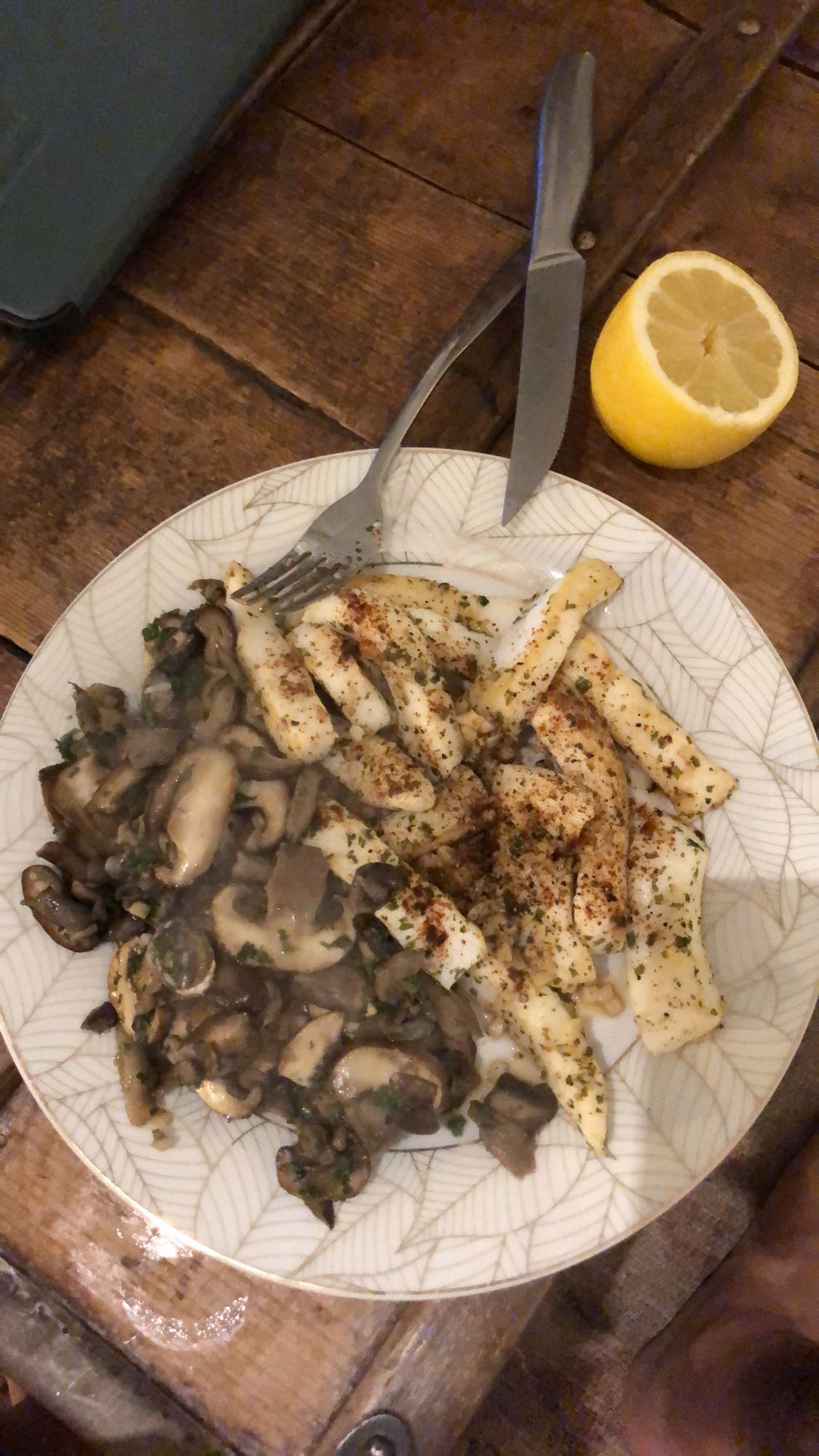 Calmars et champignons sautés