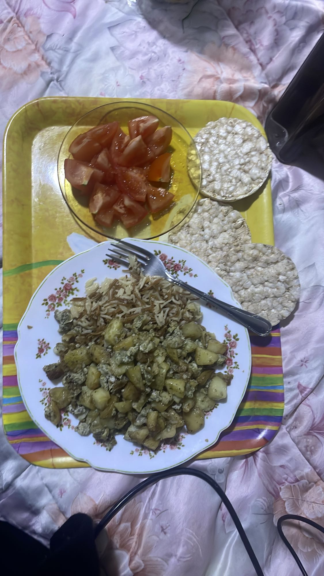 Rice, potato, tomato & rice cakes