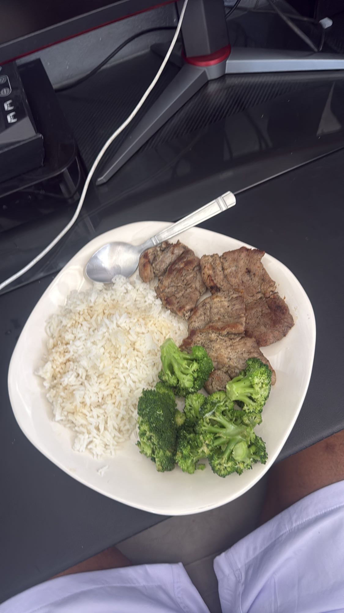 arroz, carne y brócoli