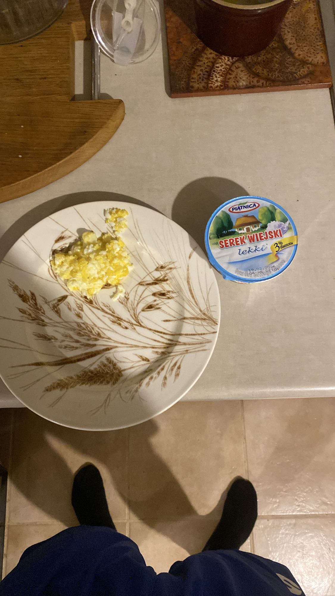 Jajecznica i serek wiejski