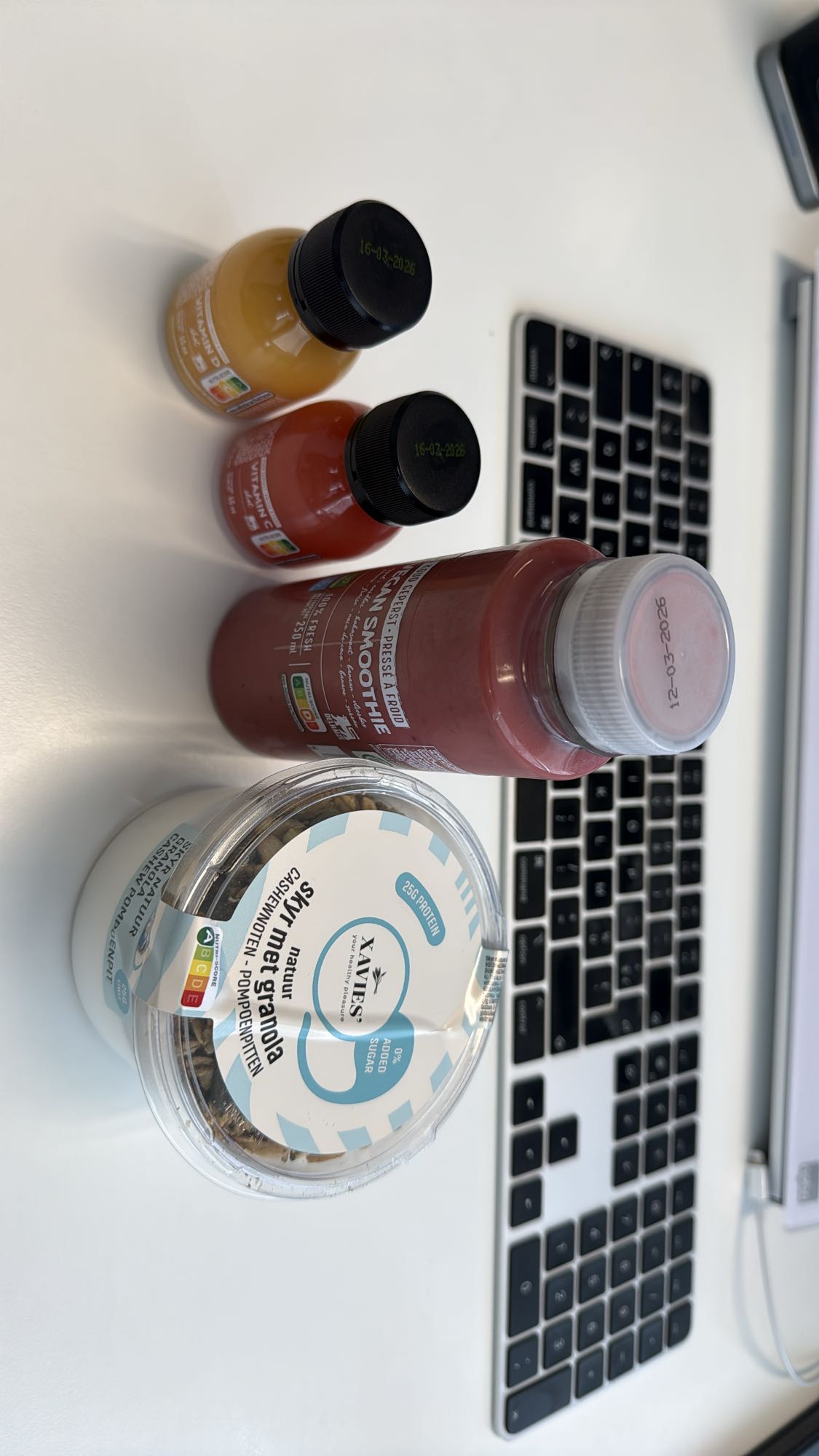 Yogurt Granola & Juice Set