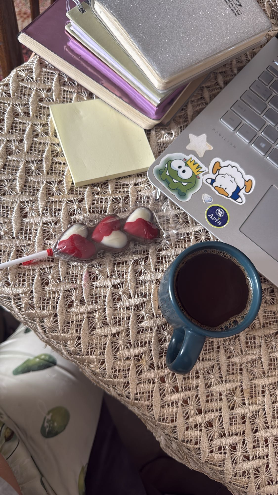 кофе и леденец-сердце