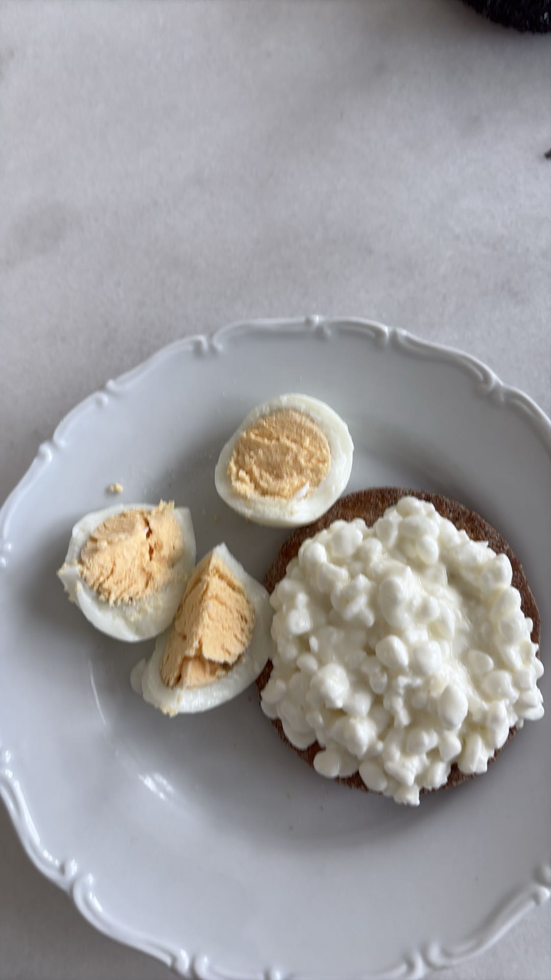 Ägg och knäckebröd