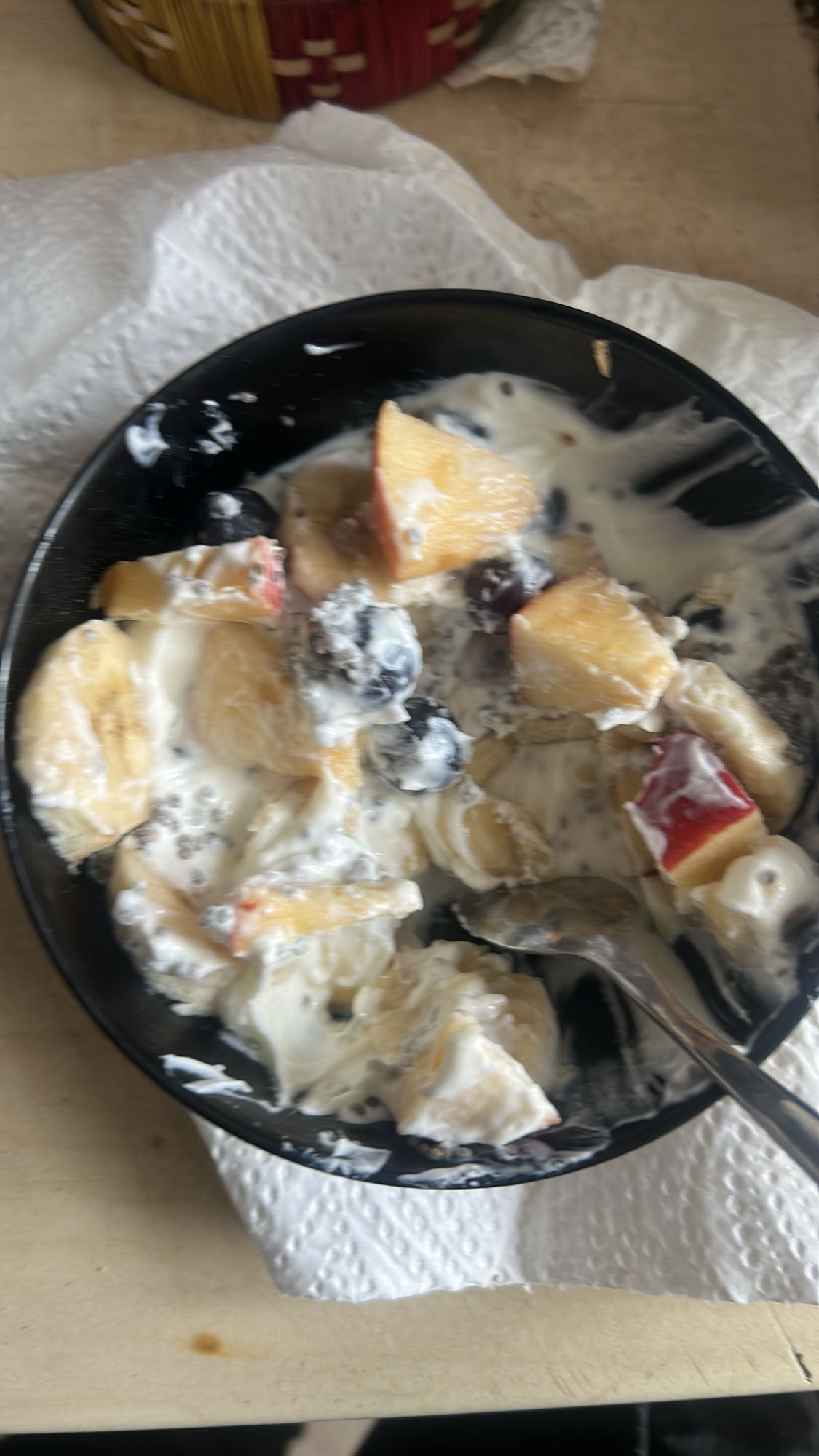 Yoghurt fruit salade