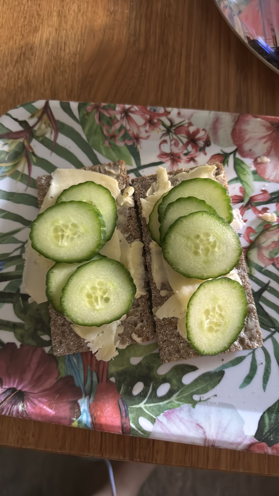 Knäckebröd med ost & gurka