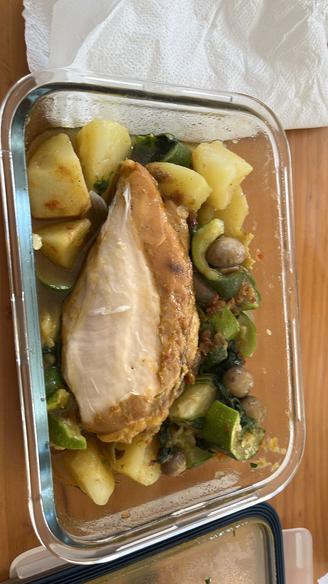 Pollo con verduras y papas