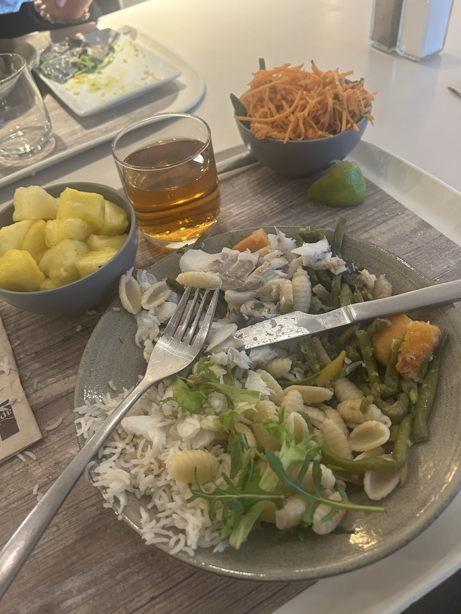 Assiette végétarienne variée