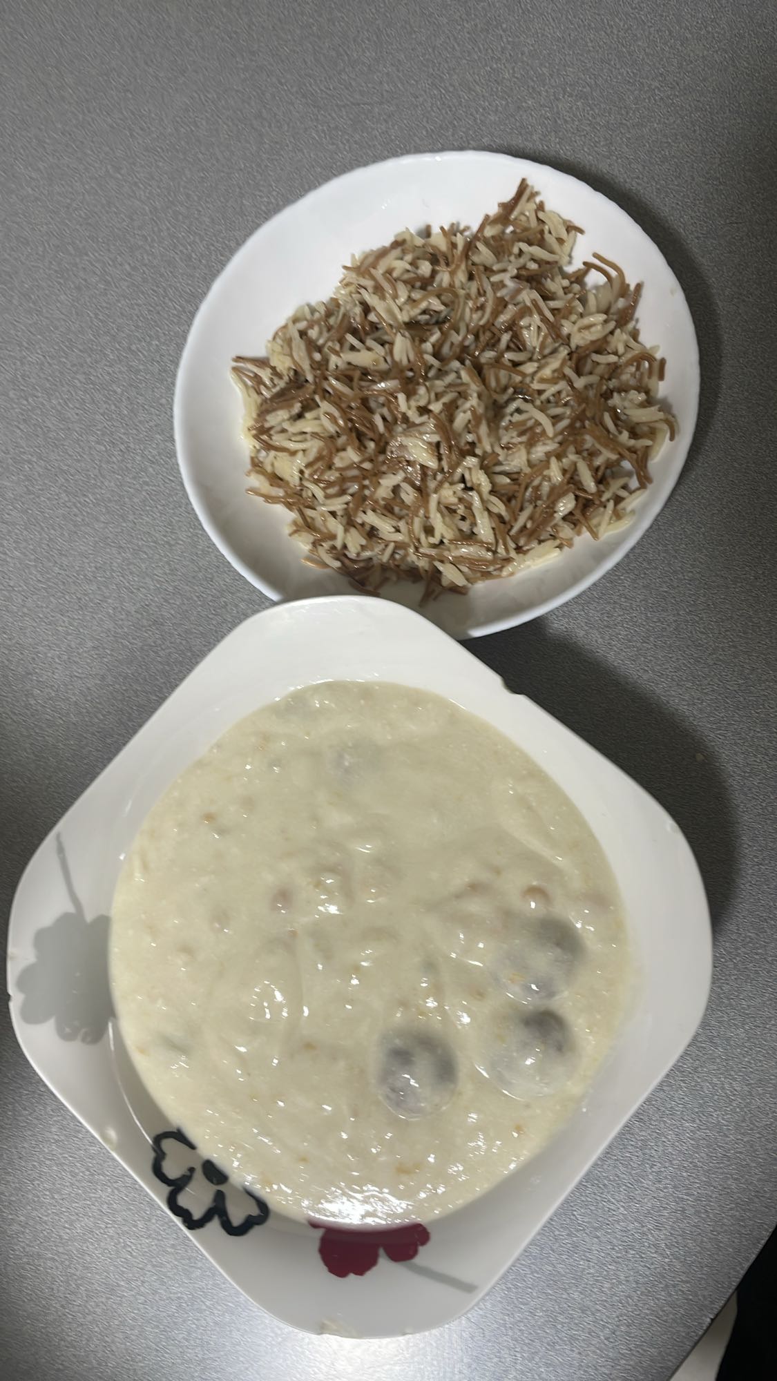 Yogurt stew with rice