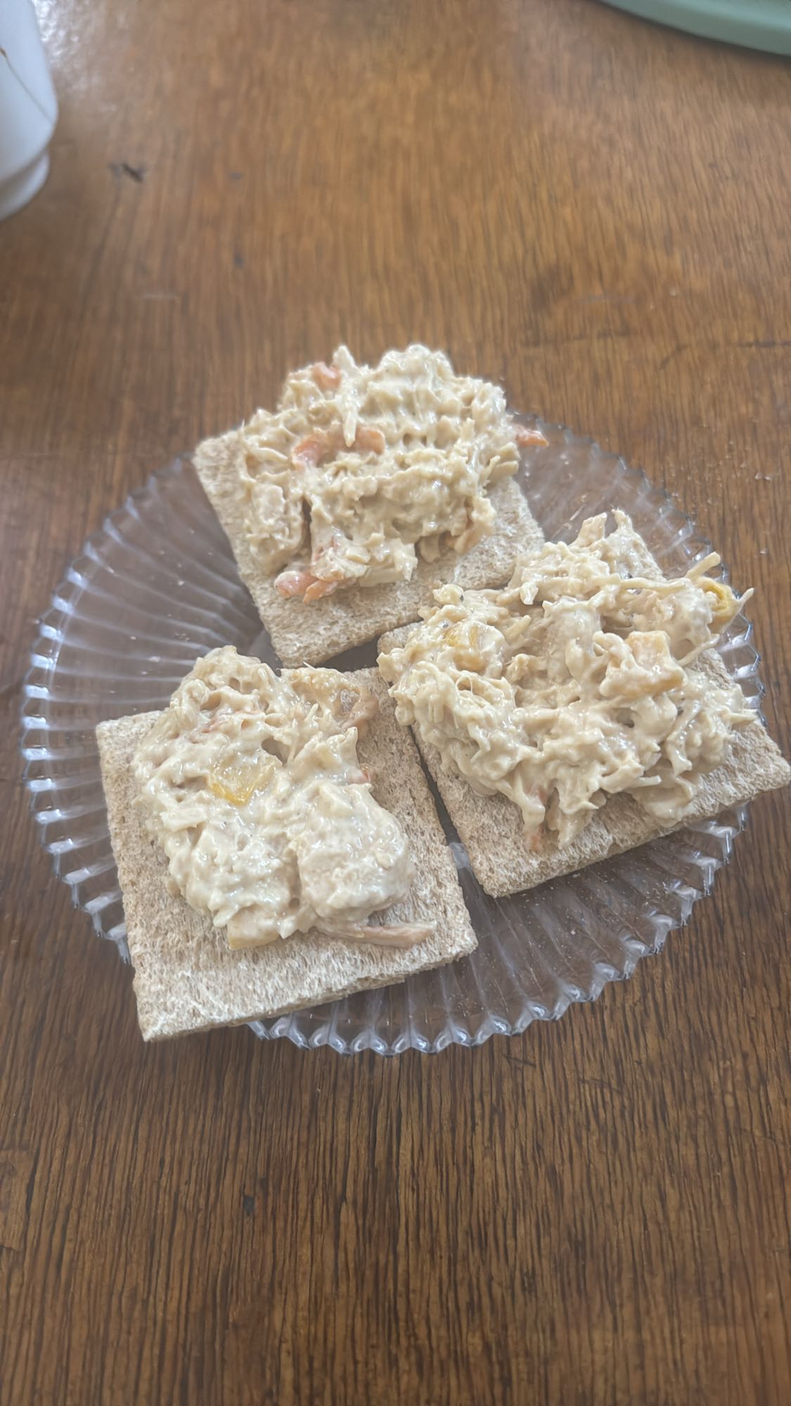 Torradas com frango cremoso