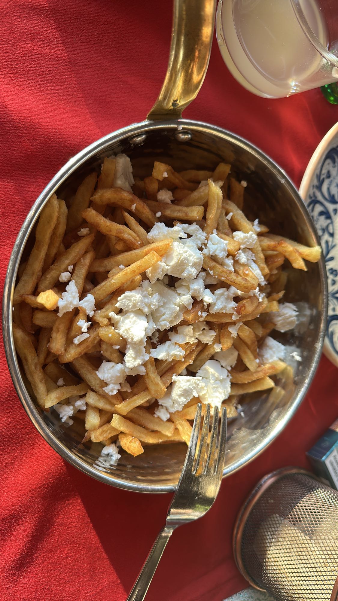 Fries with feta cheese