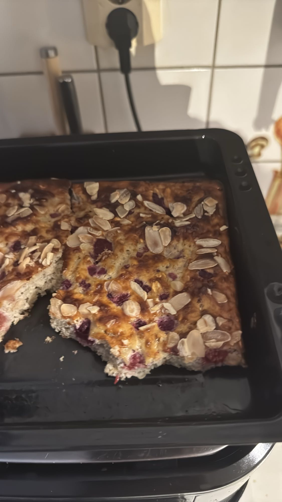 Bär- och mandelkaka