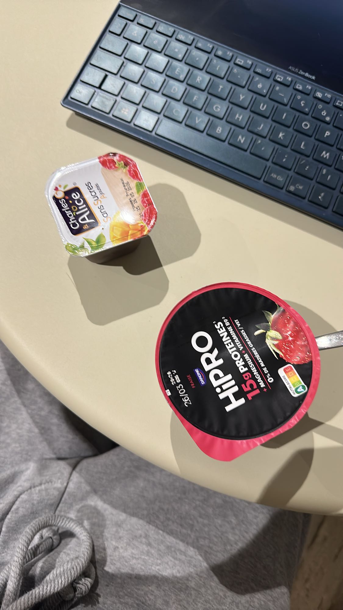 Yaourt protéiné et compote