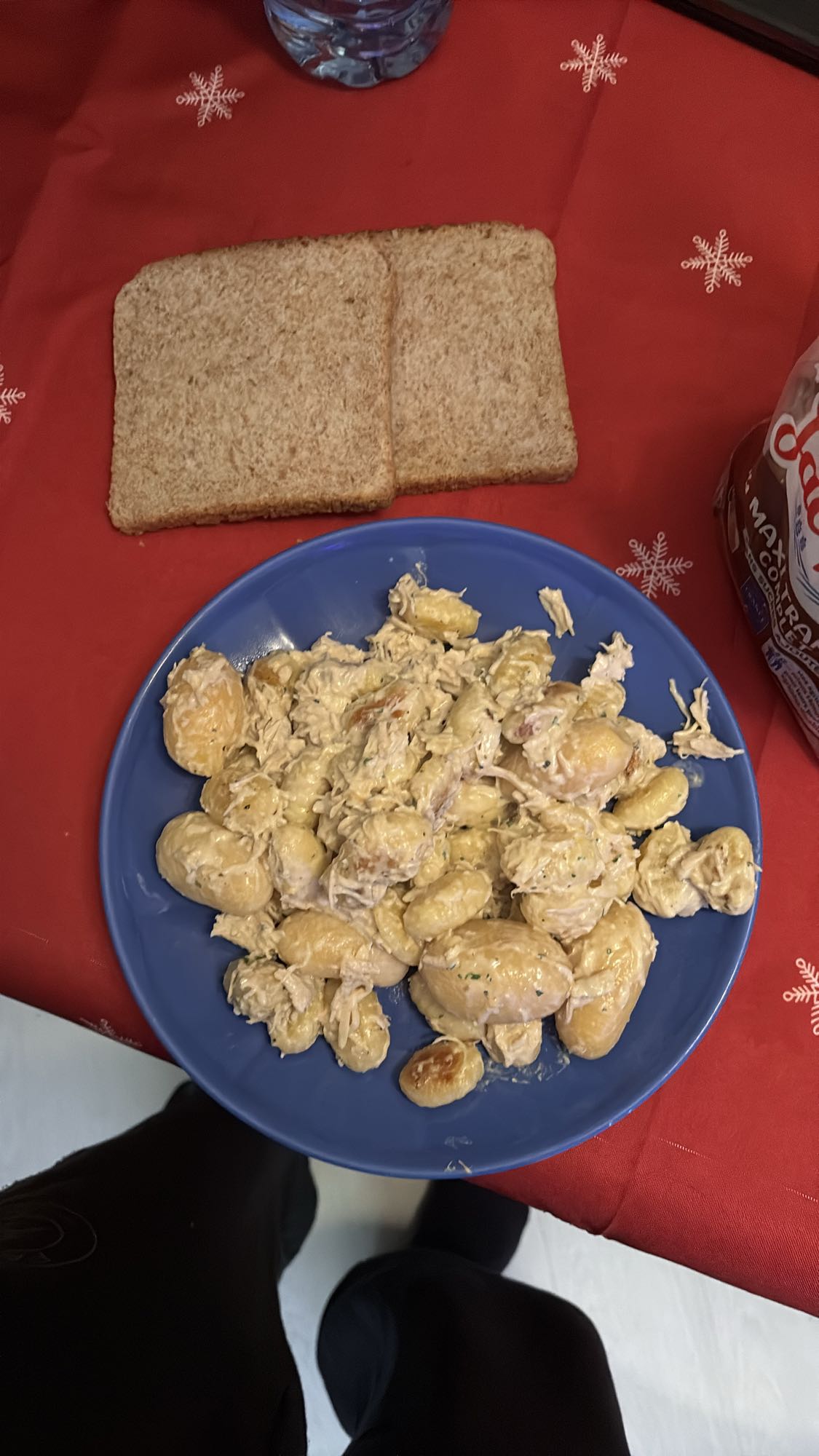 Gnocchis au poulet et pain complet