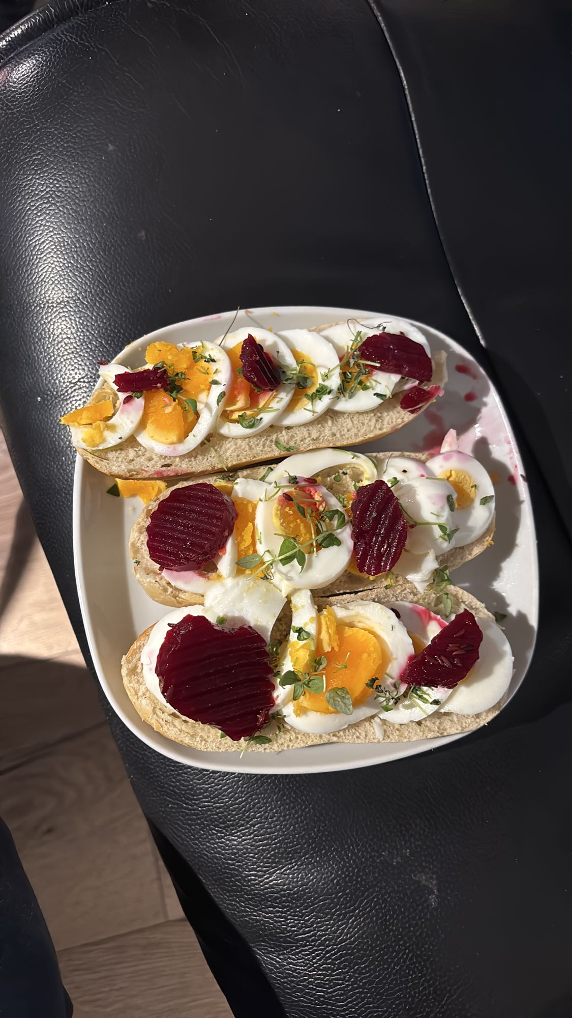 Egg og rødbete smørbrød
