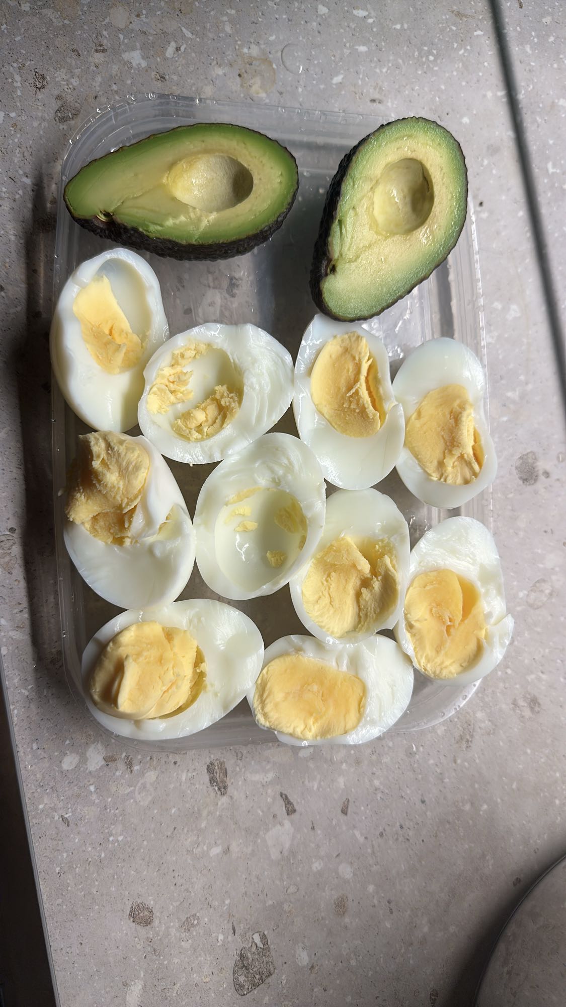 Ägg och avokado