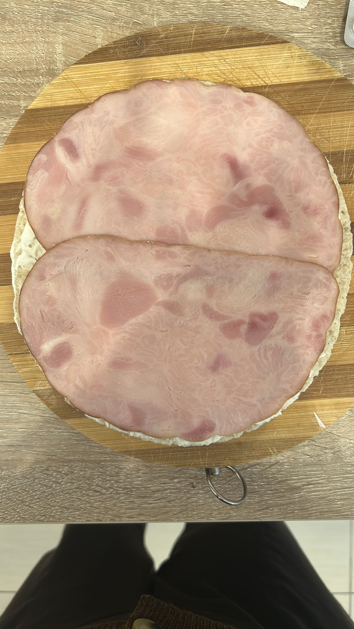 Sandviș cu șuncă și lipie