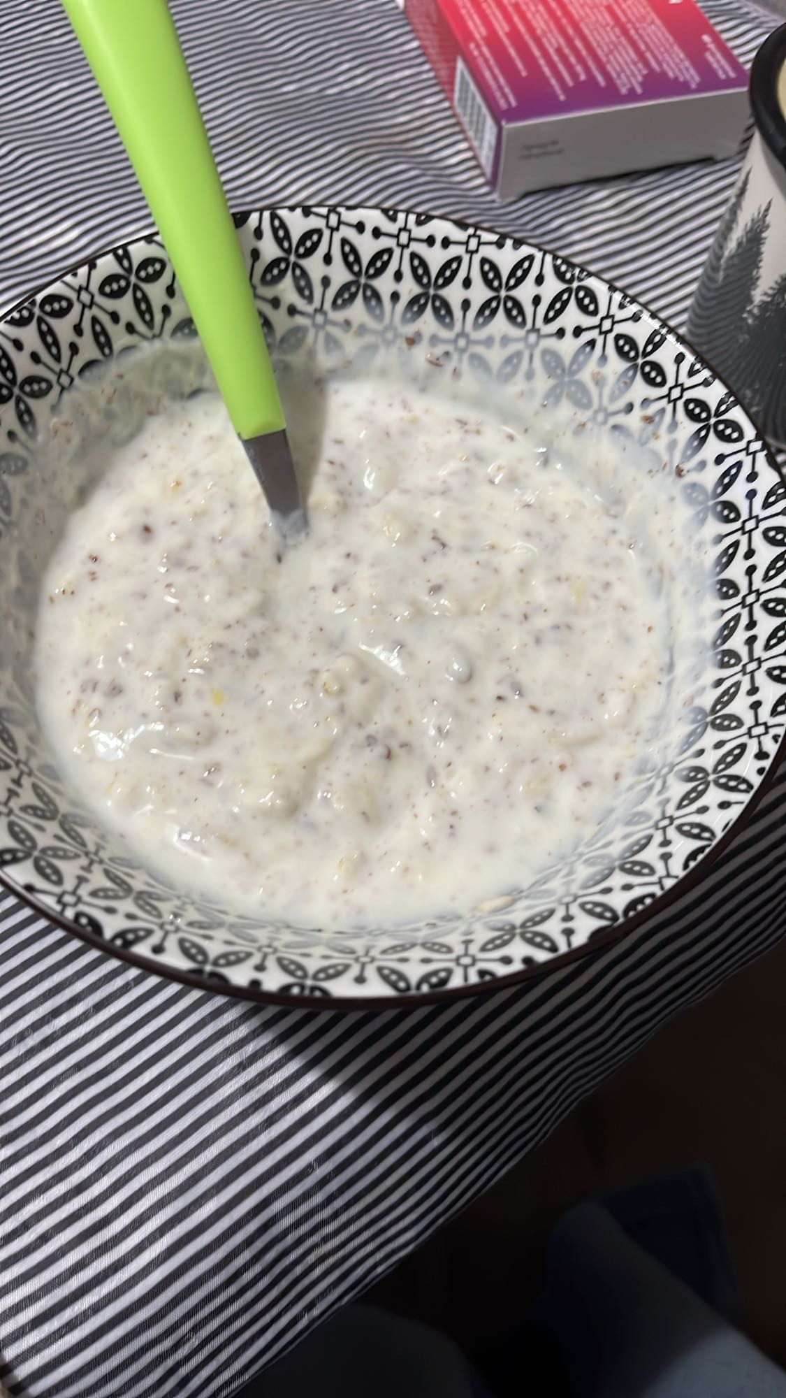 Овесена каша с кисело мляко