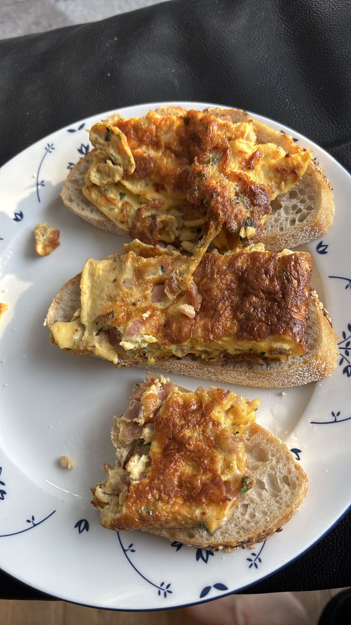 Omelett på brødskiver