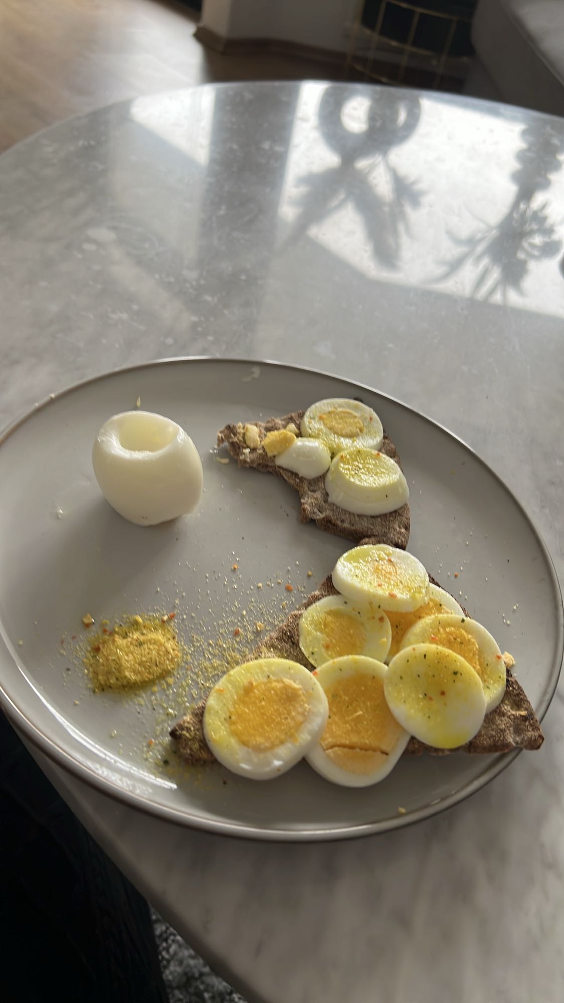 Ei op roggebrood