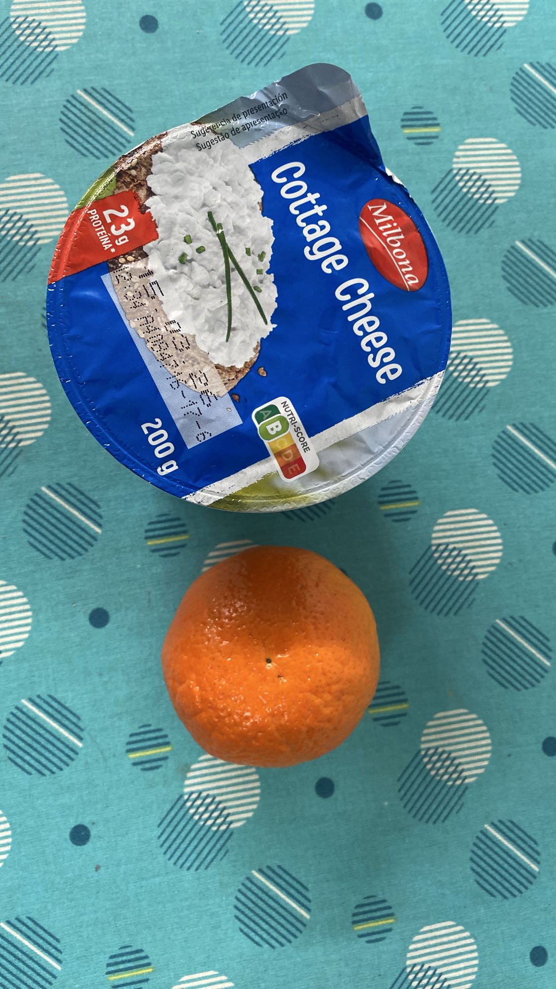 Brânză cottage și mandarină