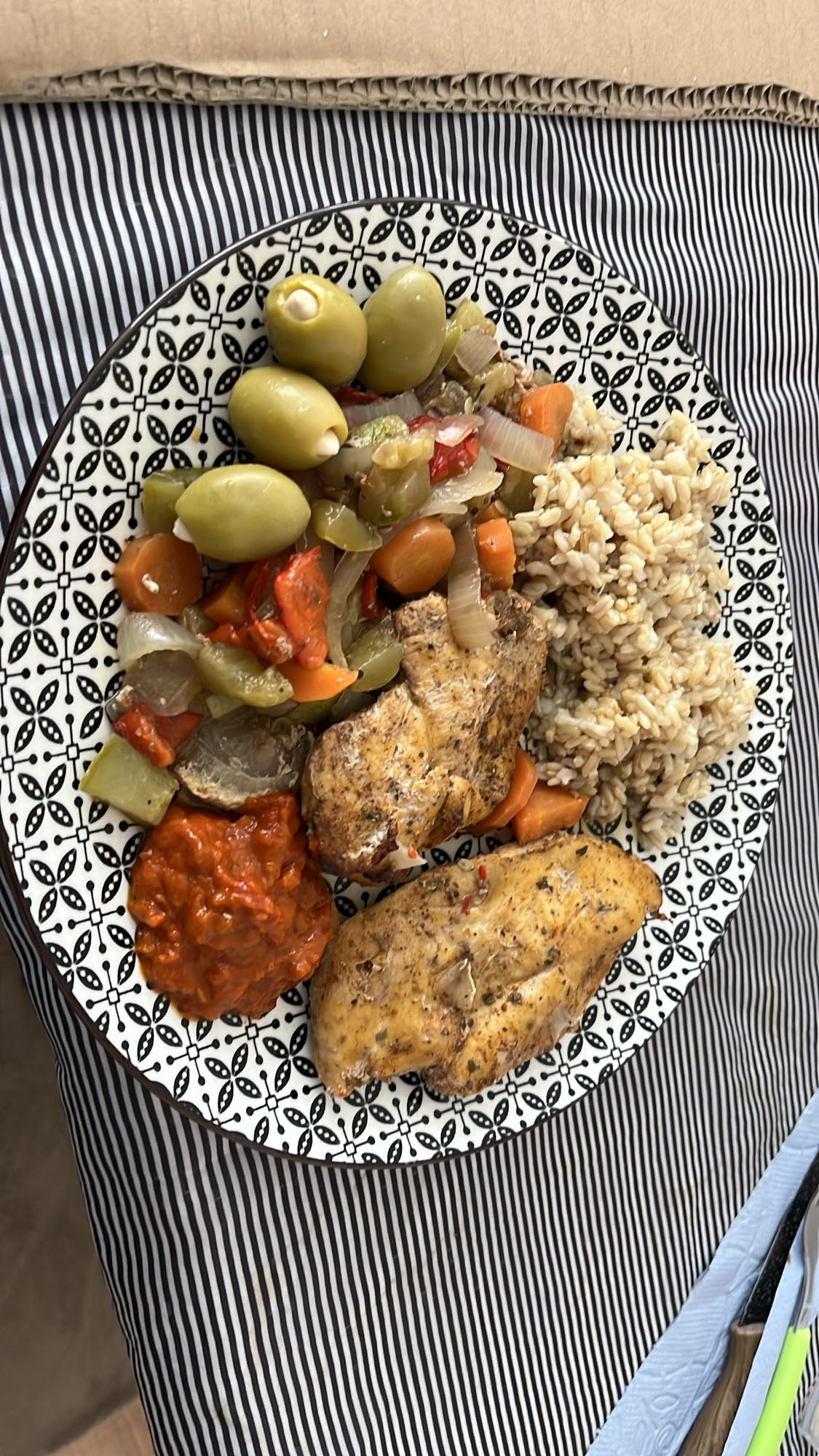 Пилешко с ориз и зеленчуци