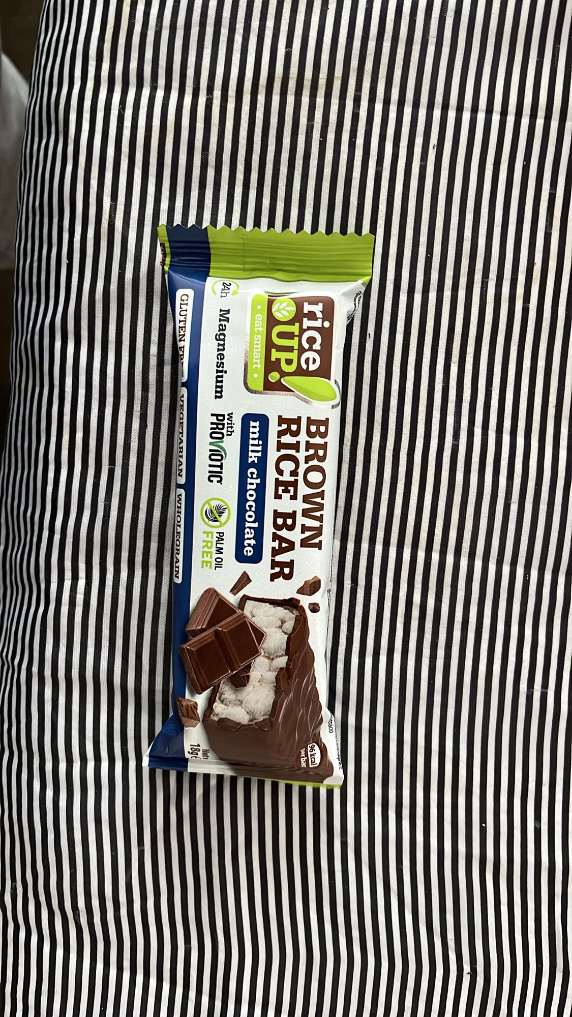 Бар с кафяв ориз и шоколад