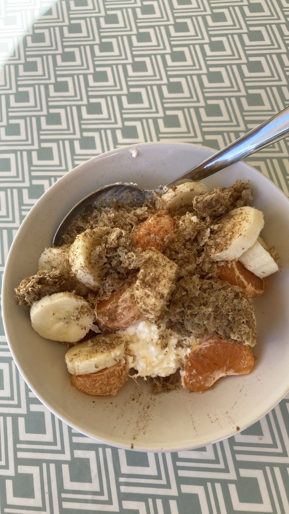 Frukostskål med frukt & flingor