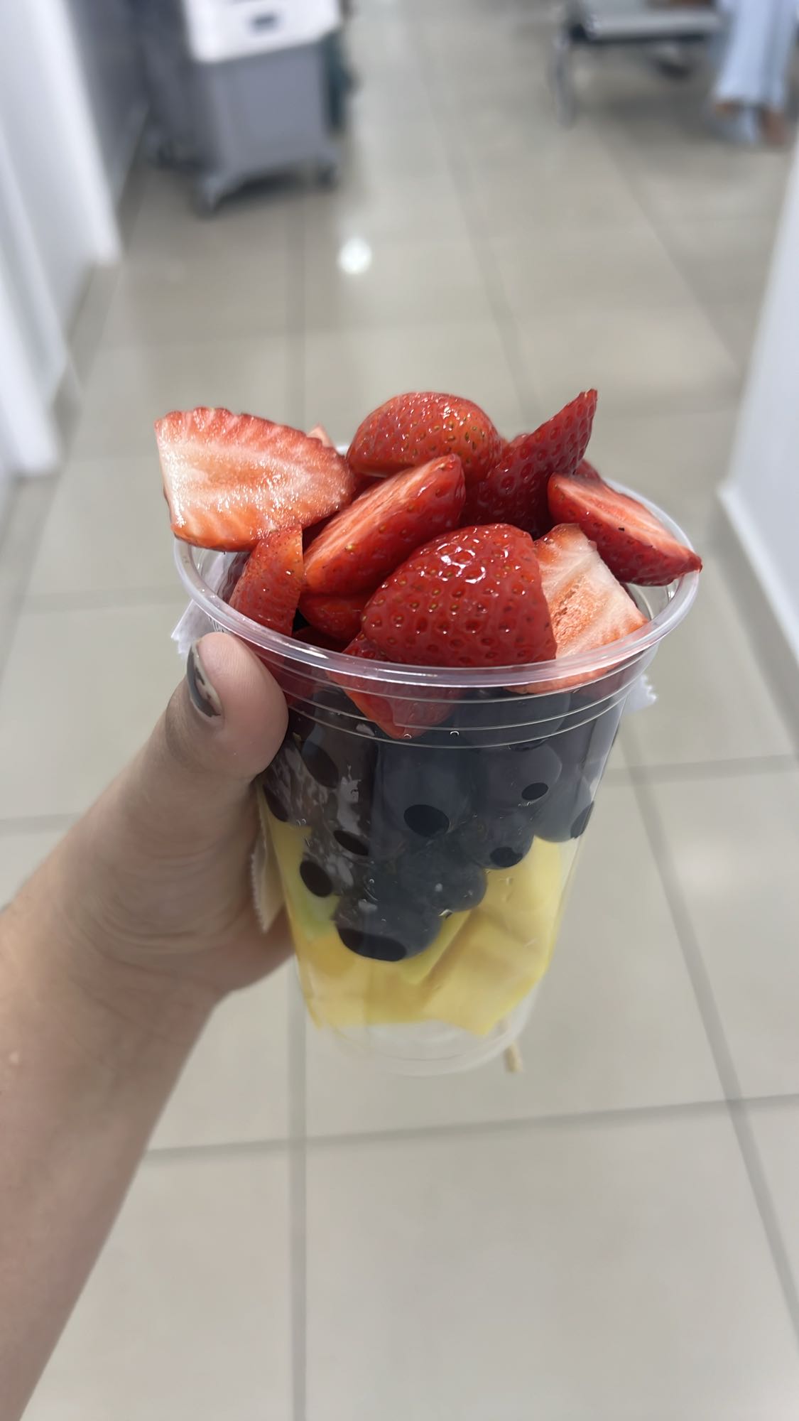 Copo de frutas frescas