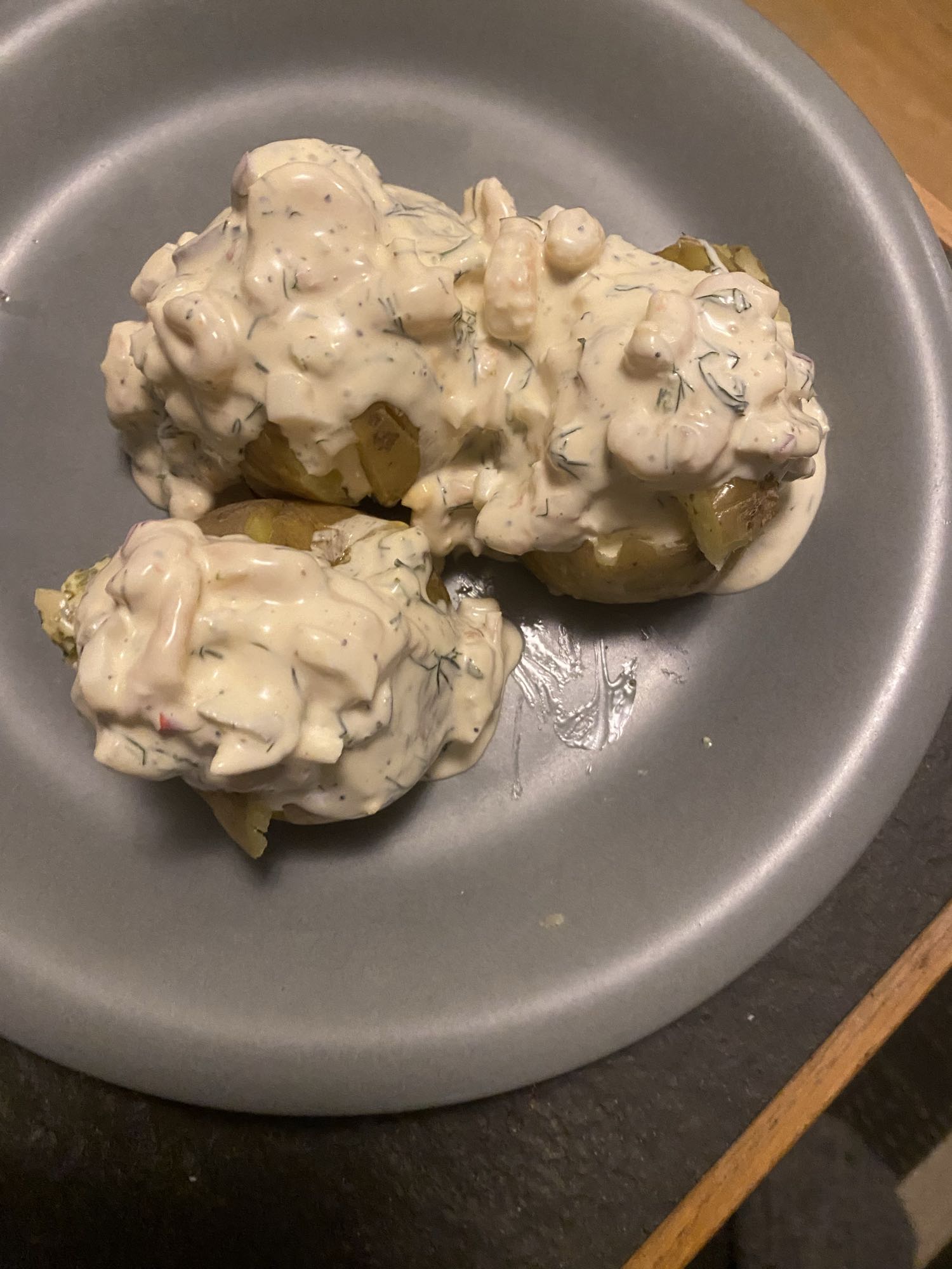 Bakad potatis med räkröra