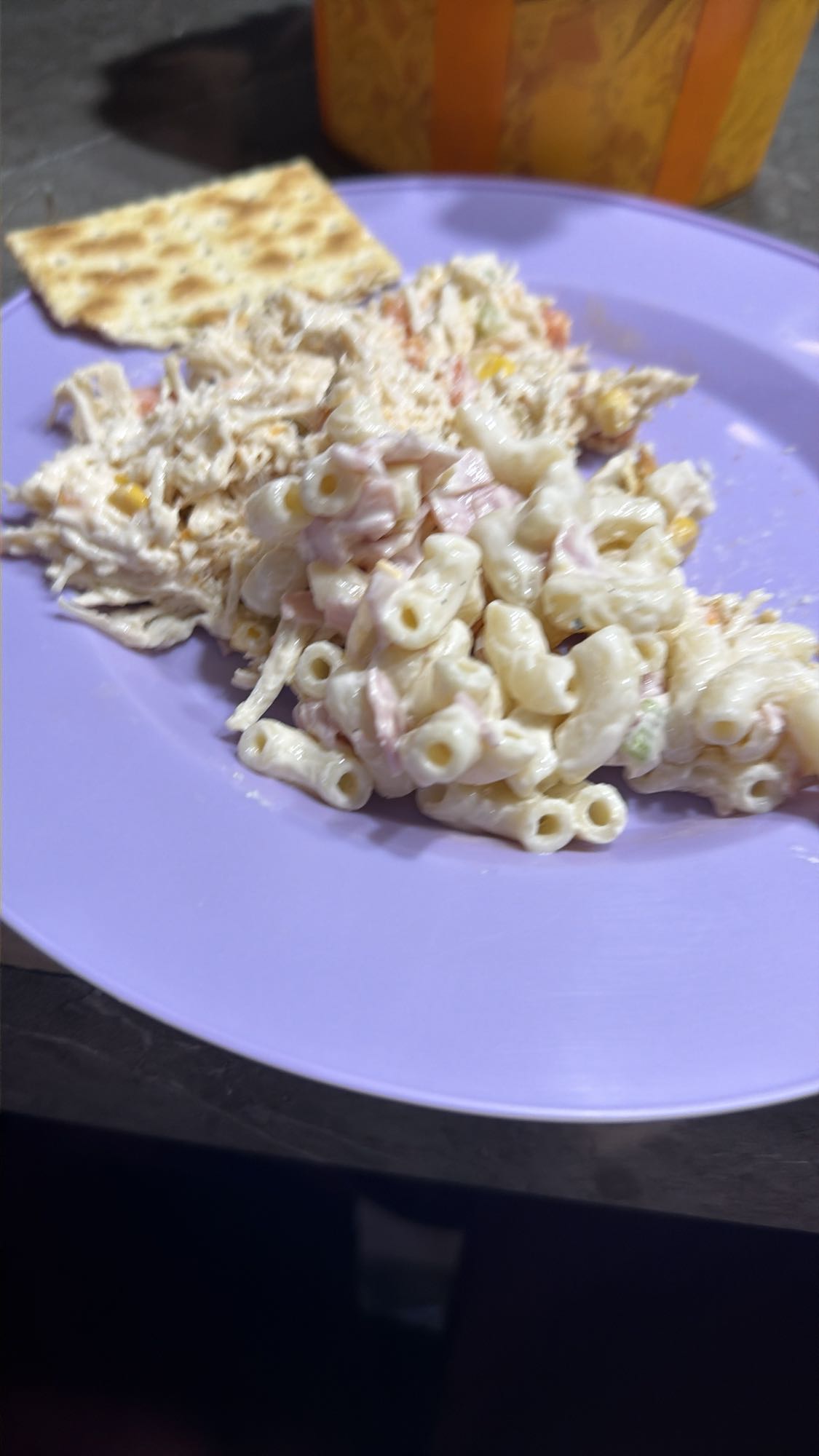 Ensalada de pasta y pollo