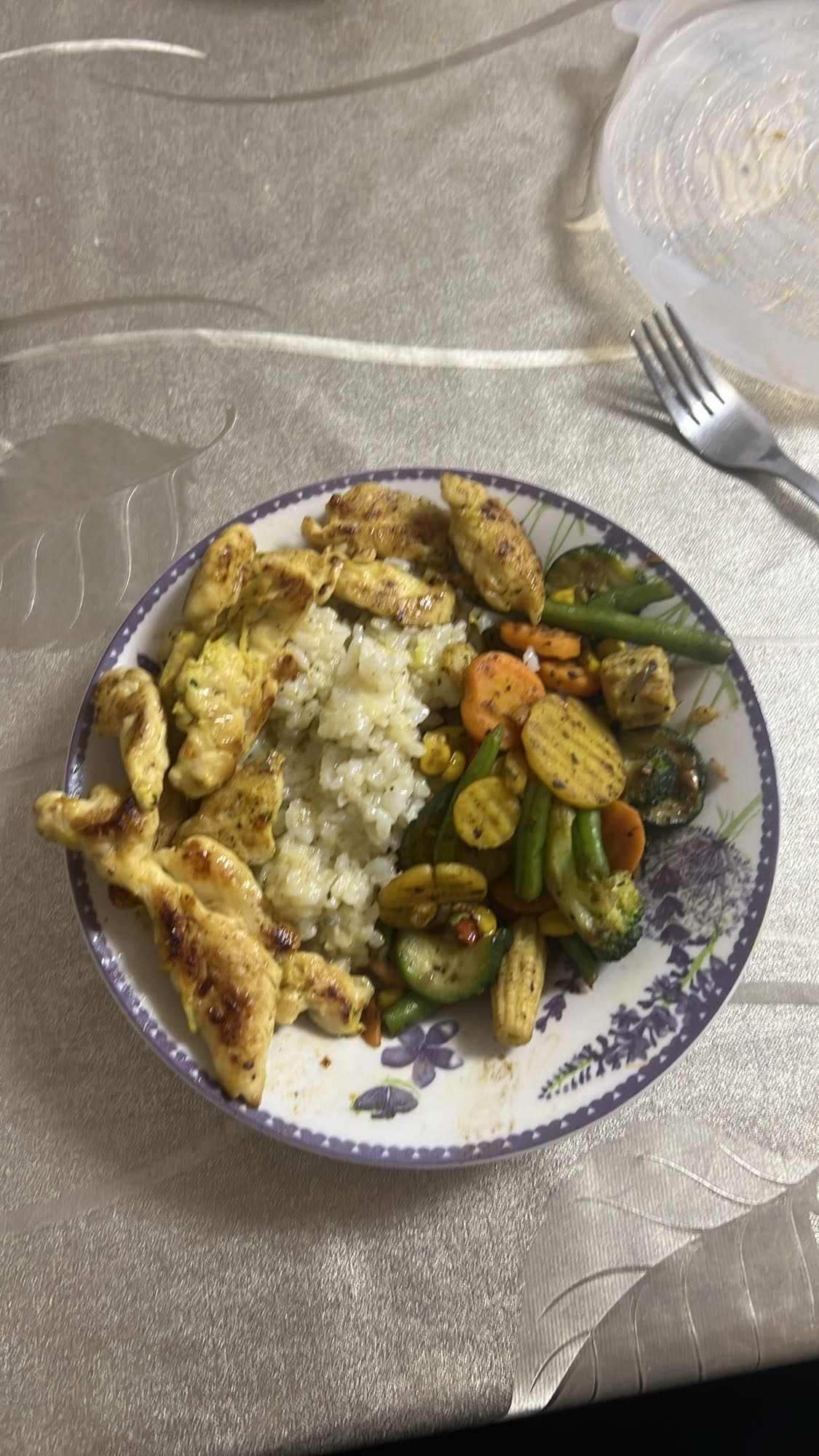 Pui cu orez și legume