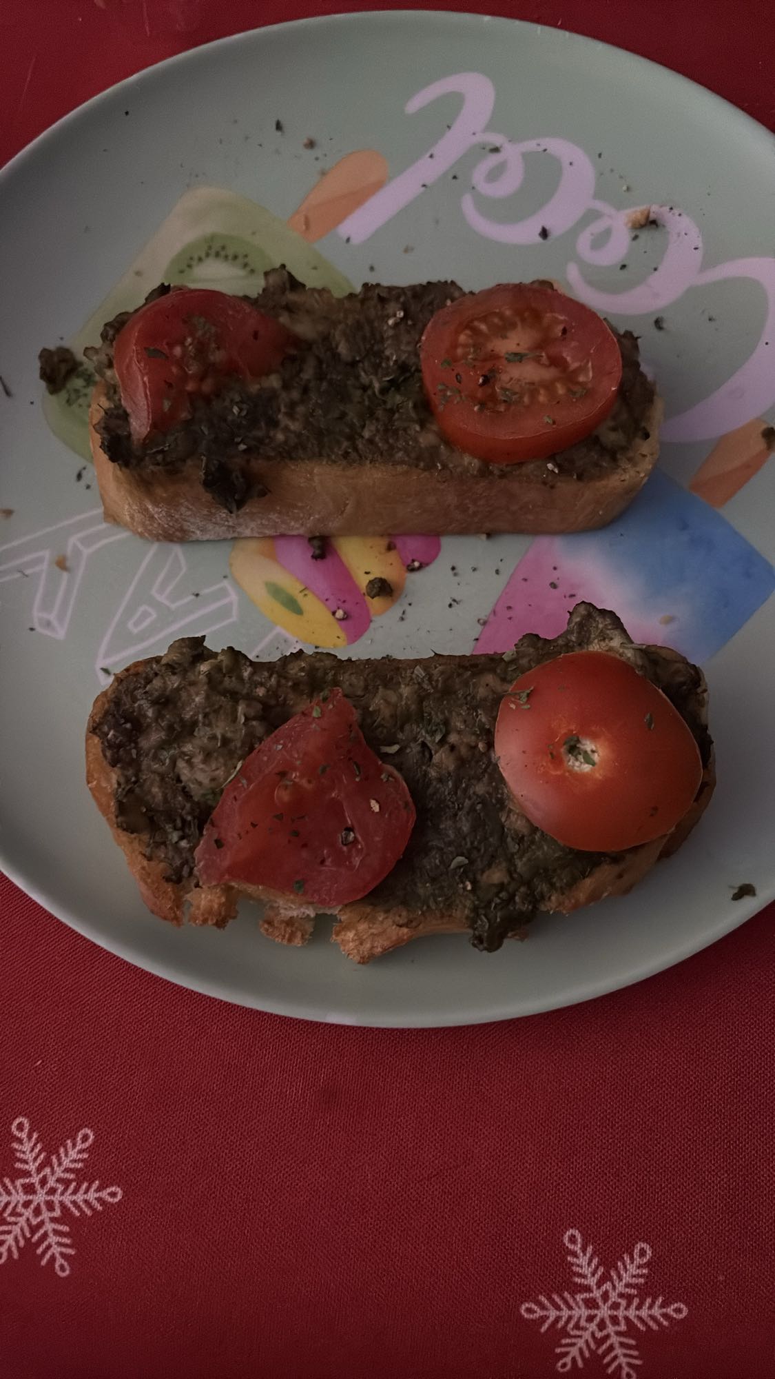 Tartines tapenade tomate