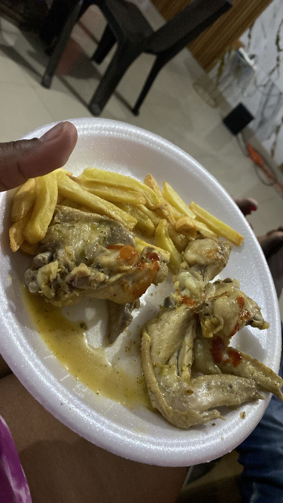 Pollo con papas fritas