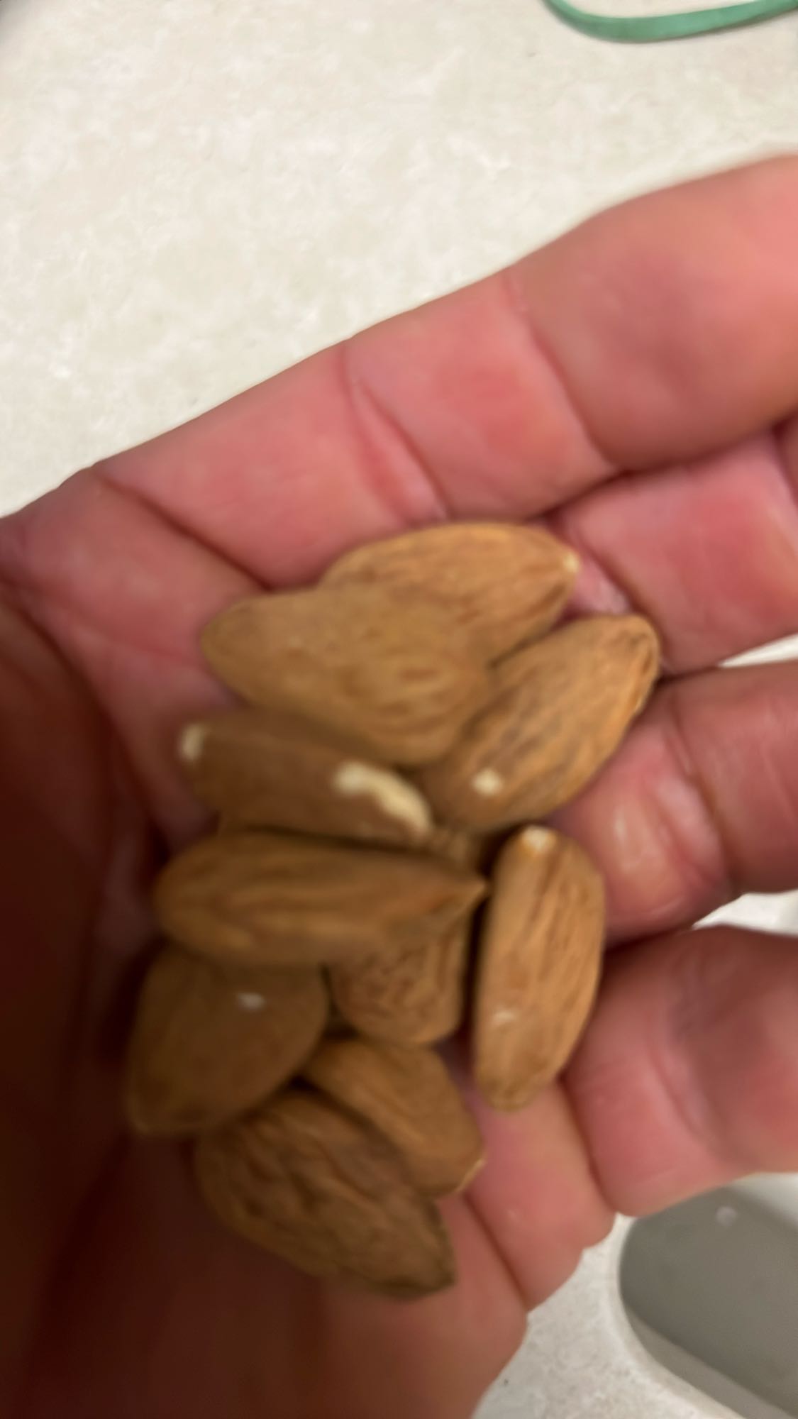 Badem atıştırmalık