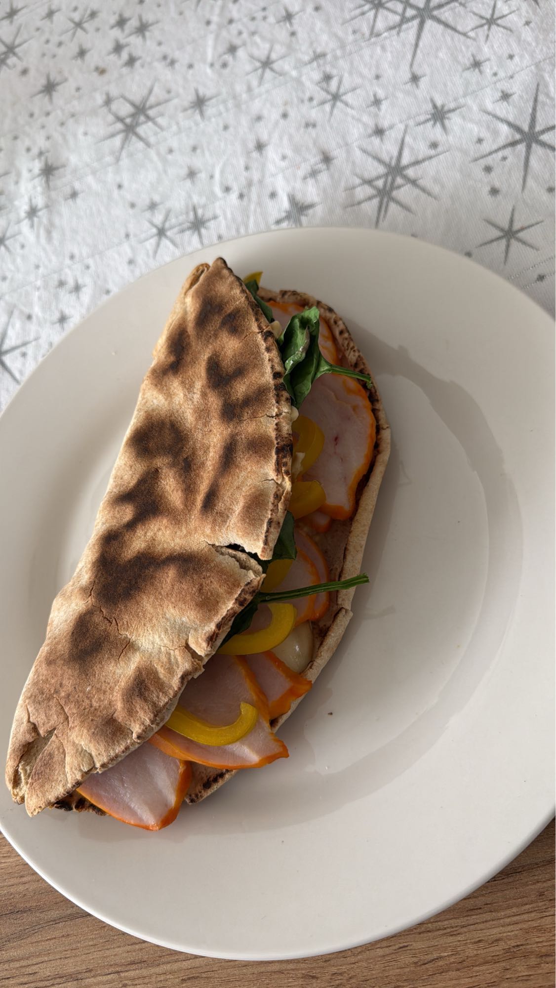 Sandviș pita cu curcan